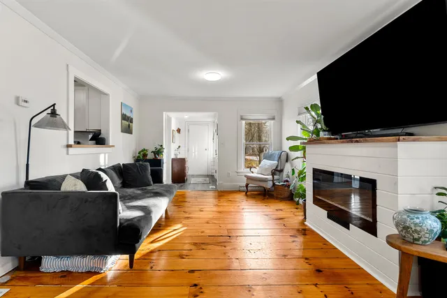 $389,999 | 107 Garvins Falls Road, Concord, NH 03301