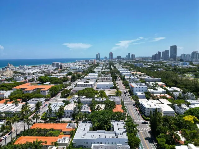 $1,800 | 1555 Pennsylvania Avenue, Unit 108, Miami Beach, FL 33139