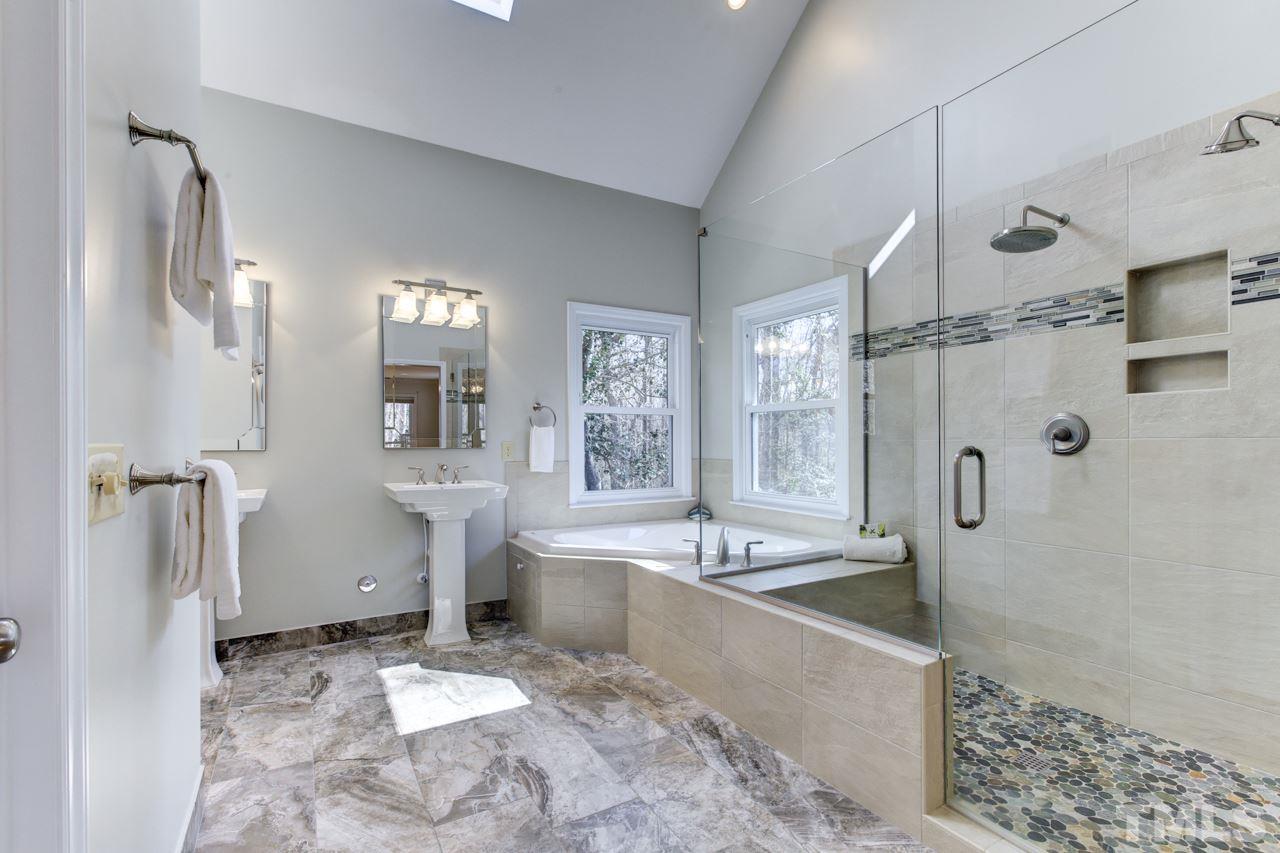 4128 Summer Ridge Court Apex, NC 27539 - Photo 14 of 25 Gallery Image 14