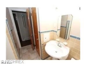 4577 East Berwald Road Cleveland, OH 44121 - Photo 12 of 26 Gallery Image 12