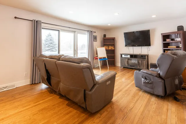 $735,000 | N1259 County Road P, Oconomowoc, WI 53066