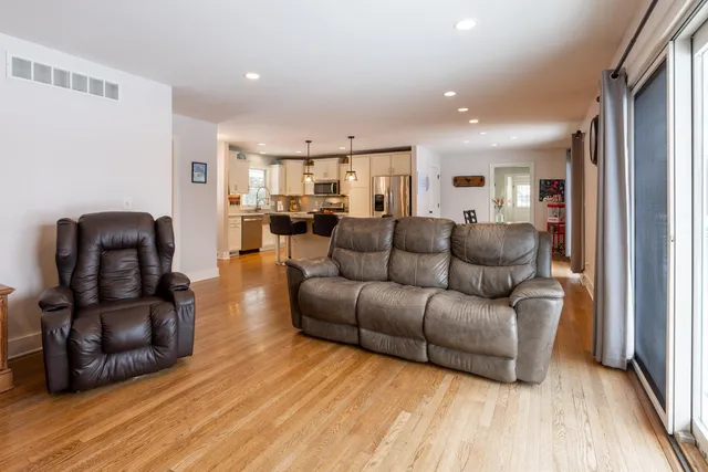 $735,000 | N1259 County Road P, Oconomowoc, WI 53066