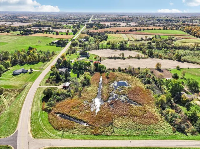 $740,000 | N1259 County Road P, Oconomowoc, WI 53066