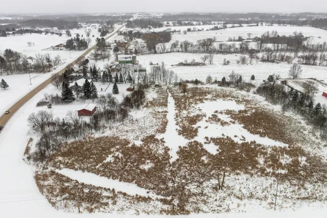 $740,000 | N1259 County Road P, Oconomowoc, WI 53066