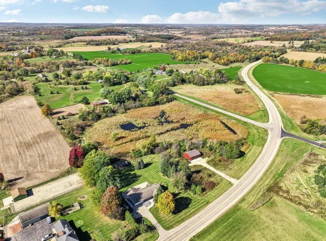 $735,000 | N1259 County Road P, Oconomowoc, WI 53066