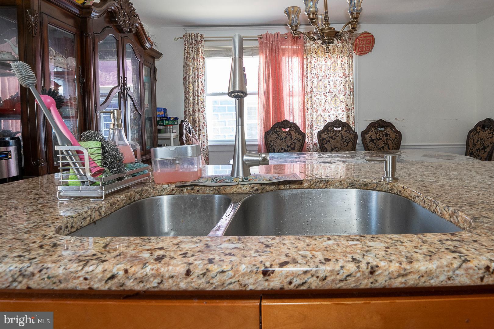 119 Heather Road Upper Darby, PA 19082 - Photo 8 of 31