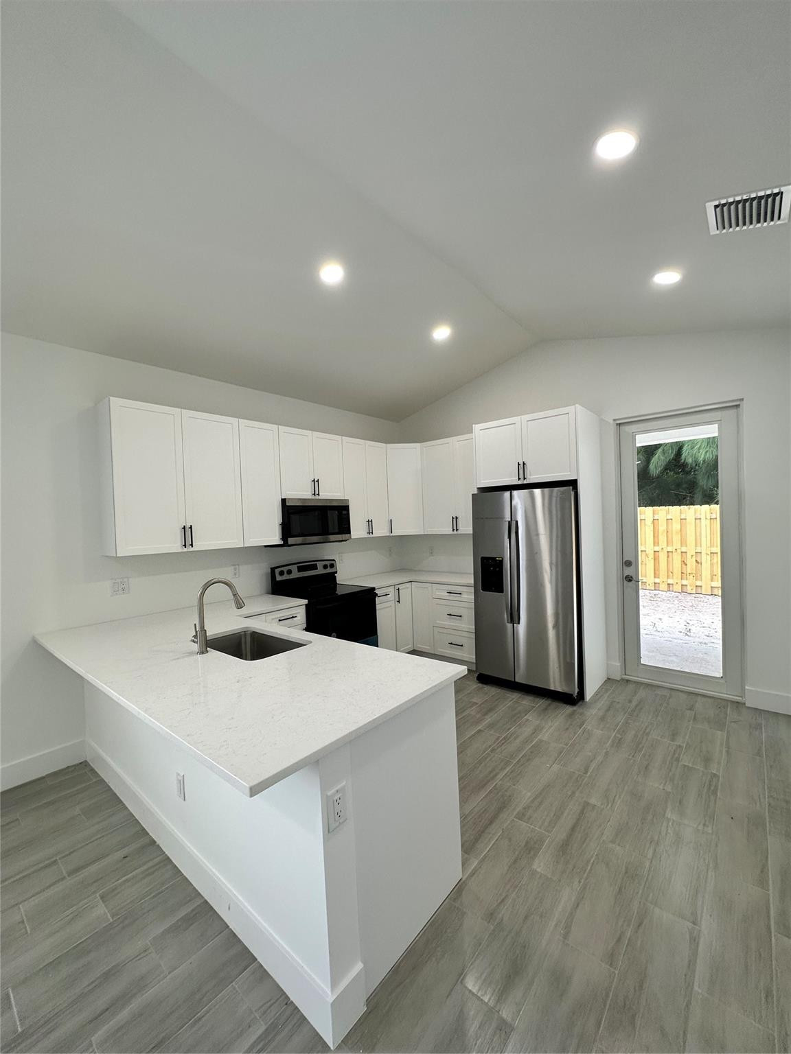 1185 Highview Road Lantana, FL 33462 - Photo 8 of 13 Photo 8