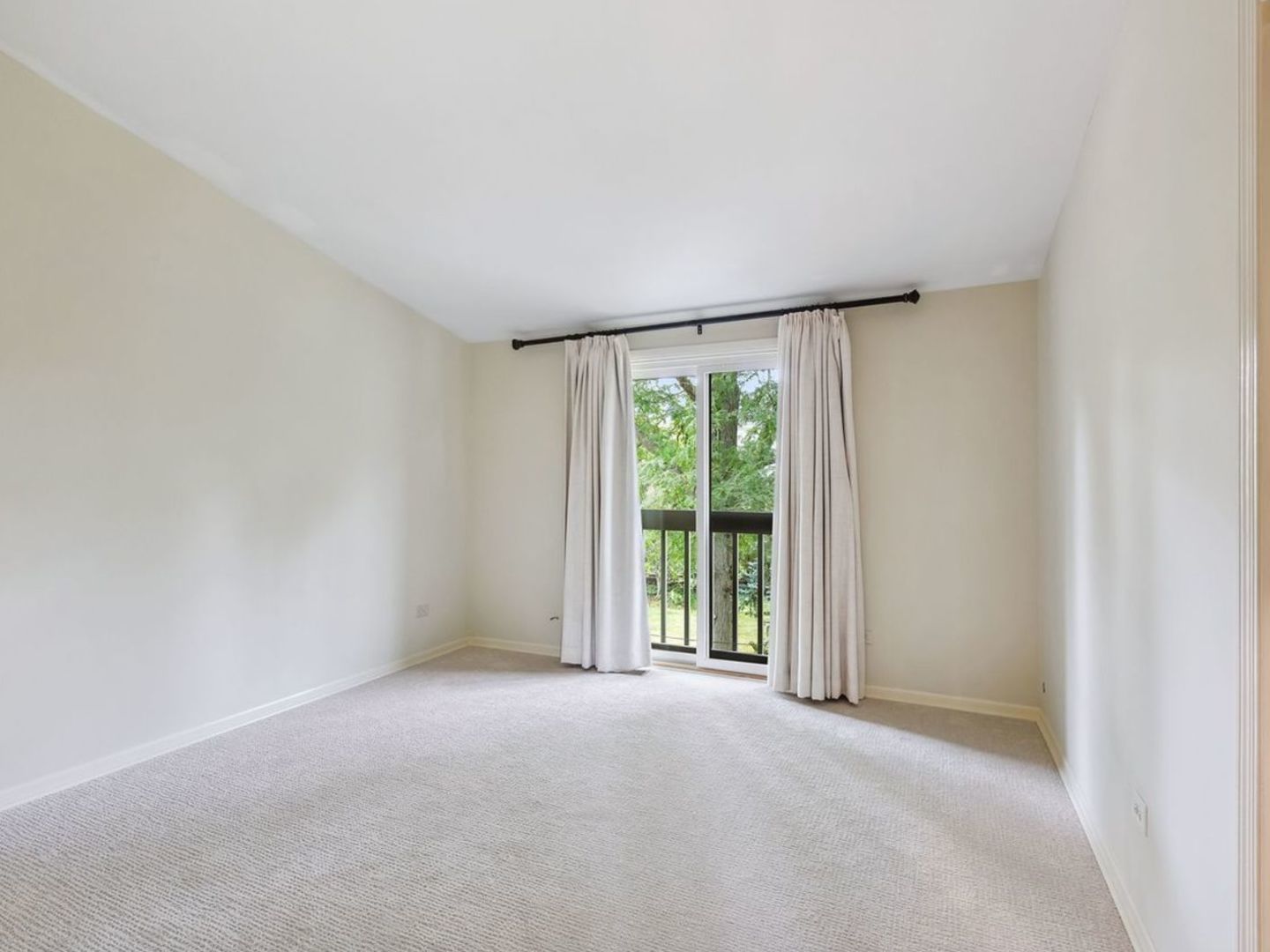 694 Buena Road Lake Forest, IL 60045 - Photo 25 of 39 a view of an empty room with a window