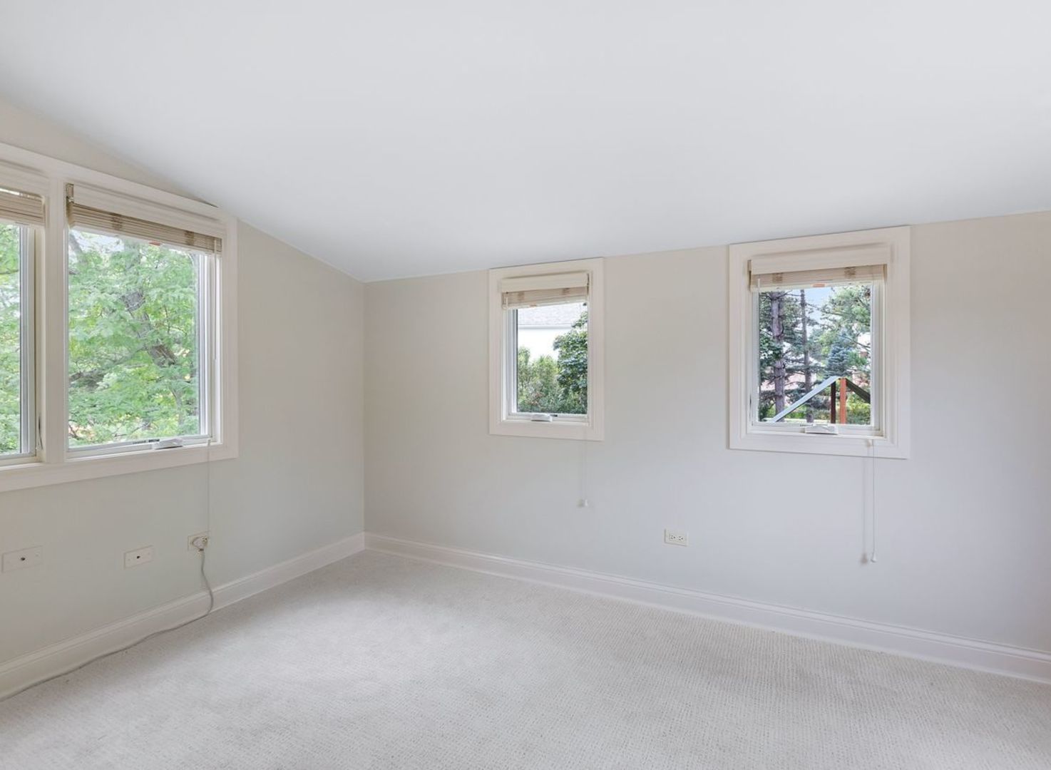 694 Buena Road Lake Forest, IL 60045 - Photo 29 of 39 an empty room with windows