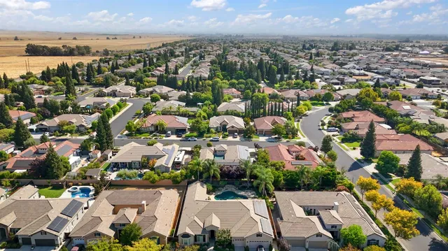 $949,900 | 1914 North Greenfield Avenue, Clovis, CA 93619