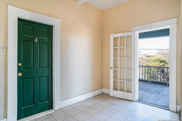 $645,000 | 1110 West Ashby Place, San Antonio, TX 78201