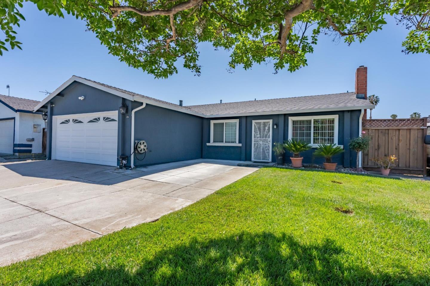 2776 Cramer Circle San Jose, CA 95111 - Photo 2 of 22 a house view with a garden space