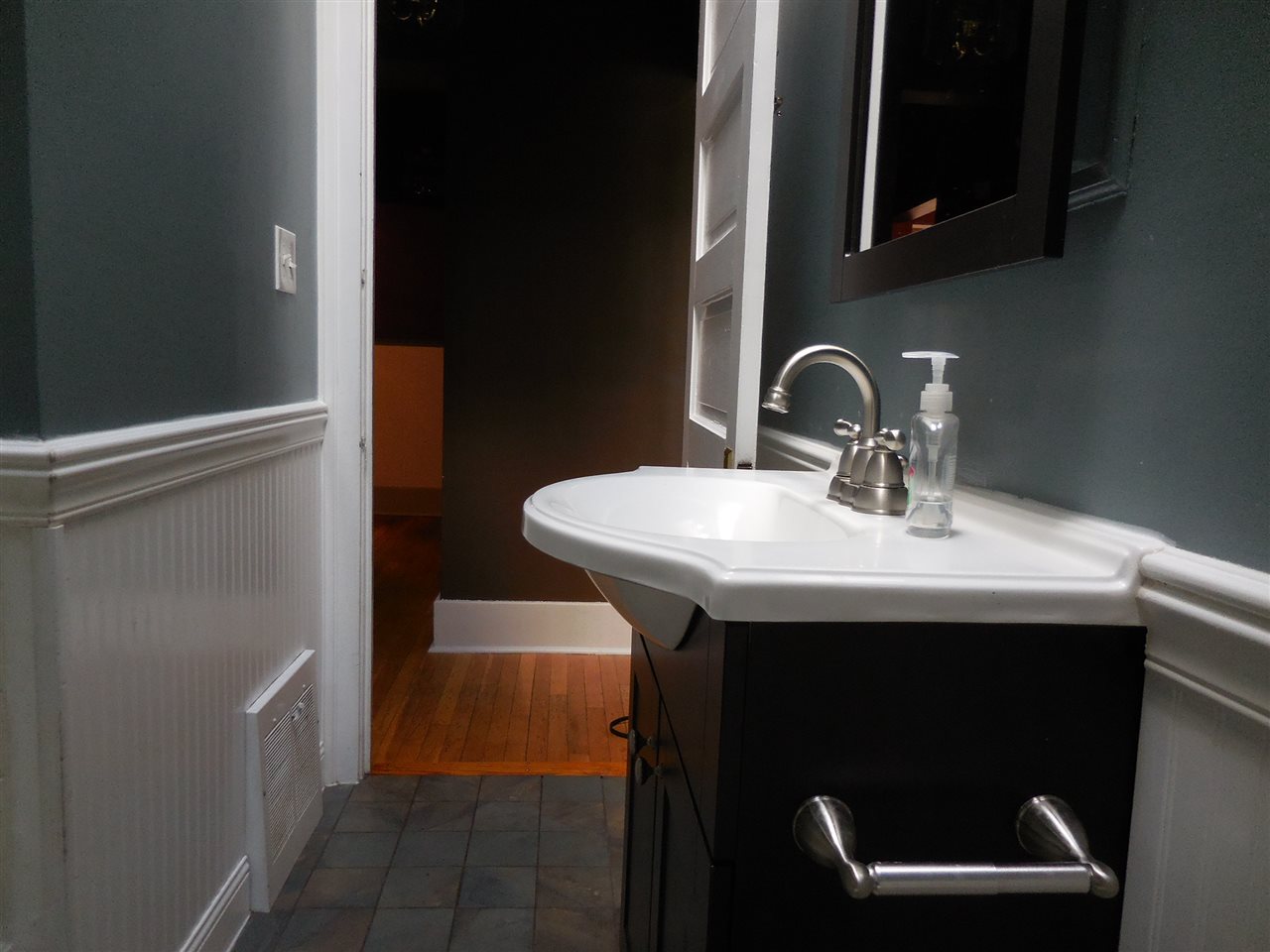 42647 Utica Road Sterling Heights, MI 48314 - Photo 19 of 30 31300983-18.JPG