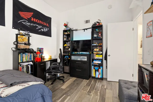 $455,000 | 3192 Darby Street, Unit 114, Simi Valley, CA 93063