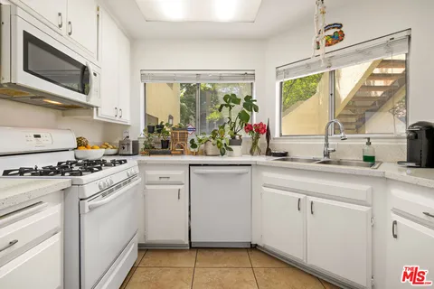 $455,000 | 3192 Darby Street, Unit 114, Simi Valley, CA 93063