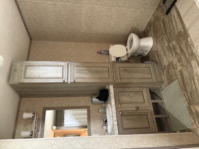 995 Diserens Road North Zulch, TX 77872 - Photo 14 of 23 Primary Bathroom