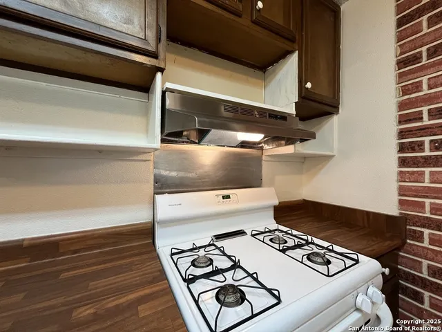 $1,350 | 117 Meadow Way, Converse, TX 78109