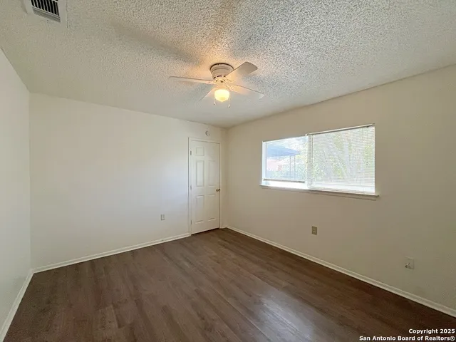 $1,350 | 117 Meadow Way, Converse, TX 78109