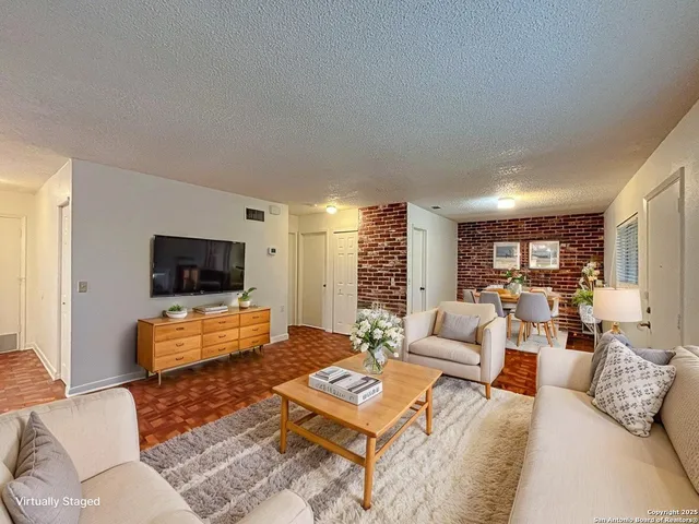 $1,350 | 117 Meadow Way, Converse, TX 78109