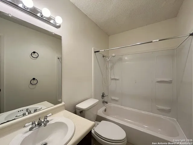 $1,350 | 117 Meadow Way, Converse, TX 78109