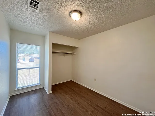 $1,350 | 117 Meadow Way, Converse, TX 78109