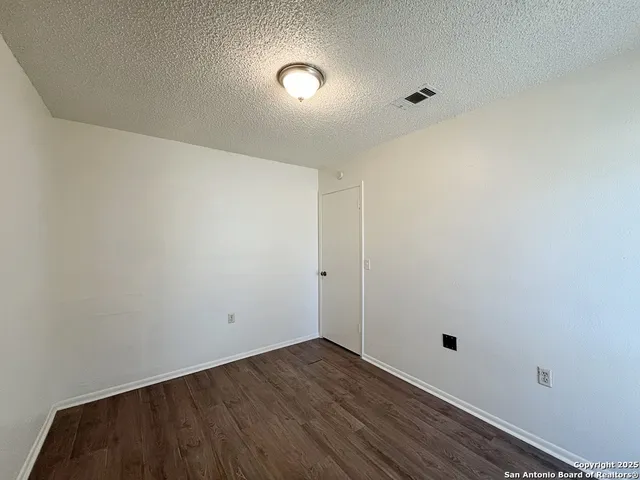 $1,350 | 117 Meadow Way, Converse, TX 78109