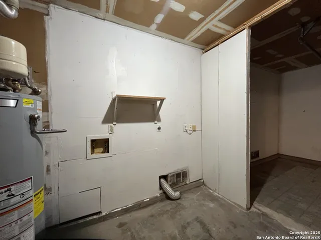 $1,350 | 117 Meadow Way, Converse, TX 78109