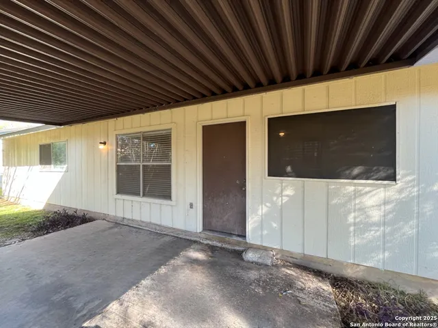 $1,350 | 117 Meadow Way, Converse, TX 78109