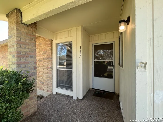 $1,350 | 117 Meadow Way, Converse, TX 78109