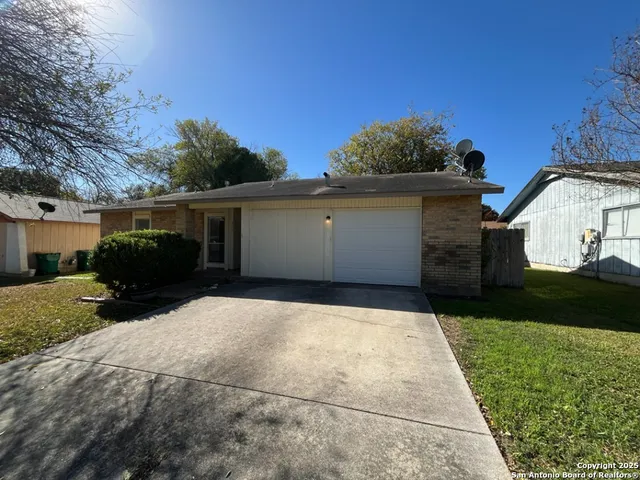 $1,350 | 117 Meadow Way, Converse, TX 78109