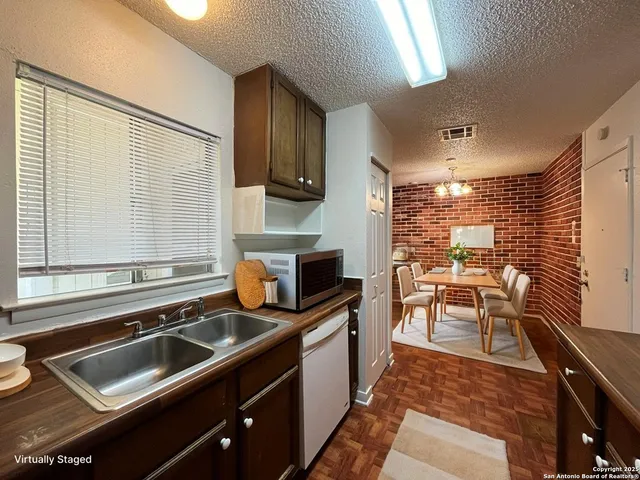 $1,350 | 117 Meadow Way, Converse, TX 78109