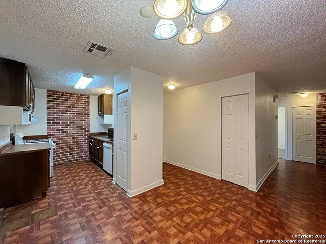 $1,350 | 117 Meadow Way, Converse, TX 78109