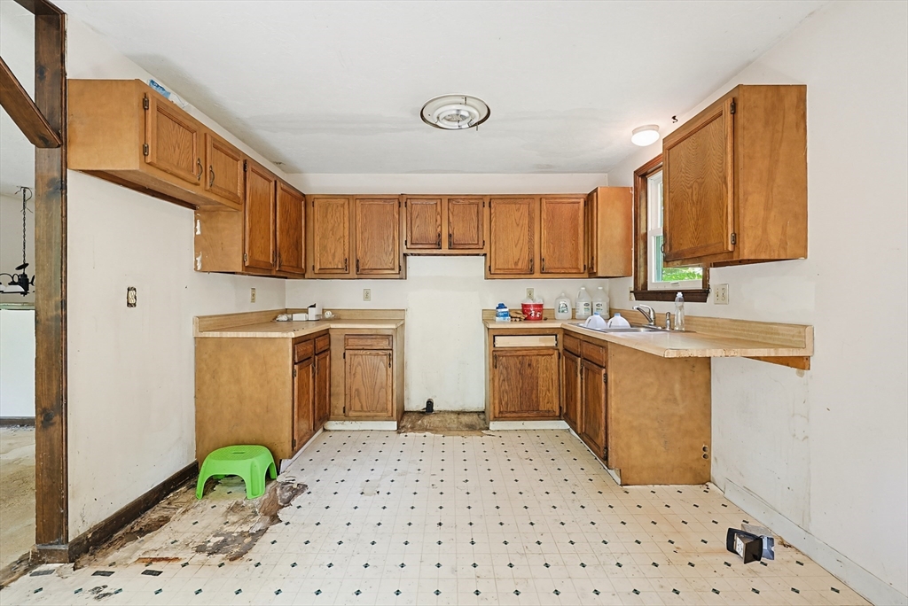 59 Borkum Road Spencer, MA 01562 - Photo 2 of 35 Gallery Image 2