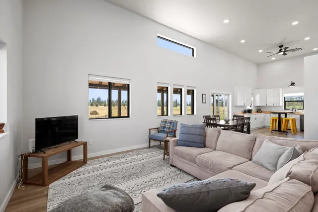 $659,900 | 21608 South Mill Road, Spangle, WA 99031