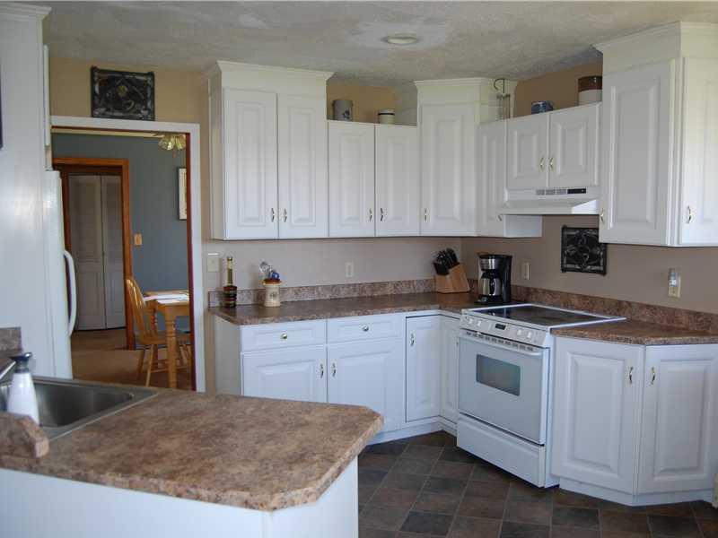 224 Cranberry Road Grove City, PA 16127 - Photo 4 of 15 Kitchen.