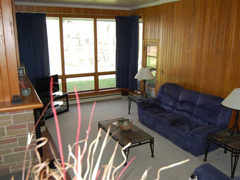 224 Cranberry Road Grove City, PA 16127 - Photo 6 of 15 Living Room.