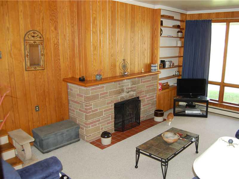 224 Cranberry Road Grove City, PA 16127 - Photo 7 of 15 Living Room.