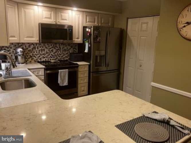 541 Brandon Road Norristown, PA 19403 - Photo 9 of 25