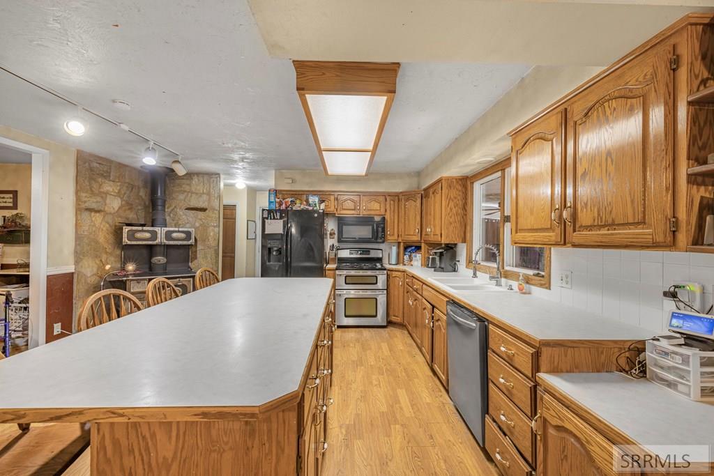 1181 Country Road Sugar City, ID 83448 - Photo 12 of 51