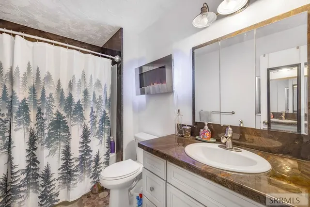 $545,000 | 1181 Country Road, Sugar City, ID 83448