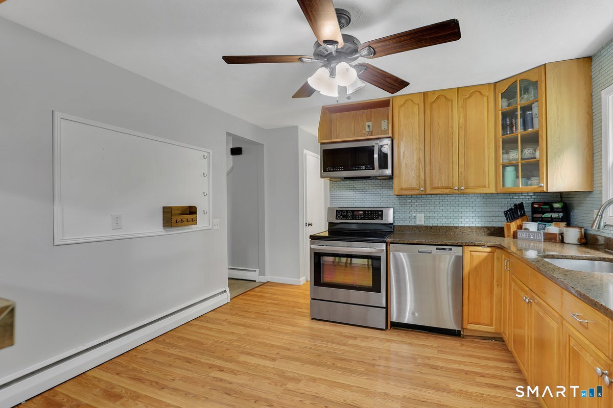 52 Jackson Road Enfield, CT 06082 - Photo 6 of 30