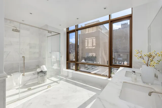 $5,495,000 | 215 East 19th Street, Unit 8E | Gramercy