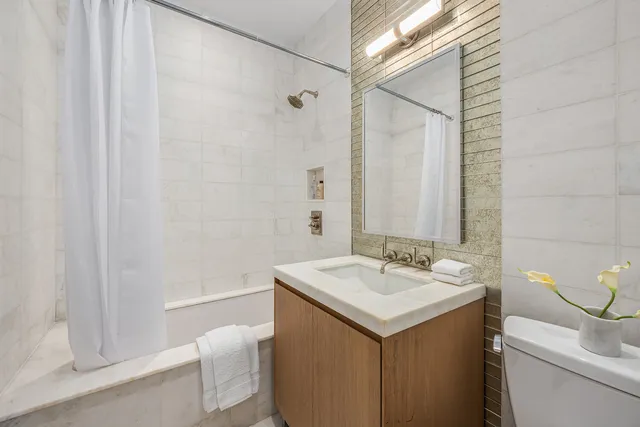 $5,495,000 | 215 East 19th Street, Unit 8E | Gramercy