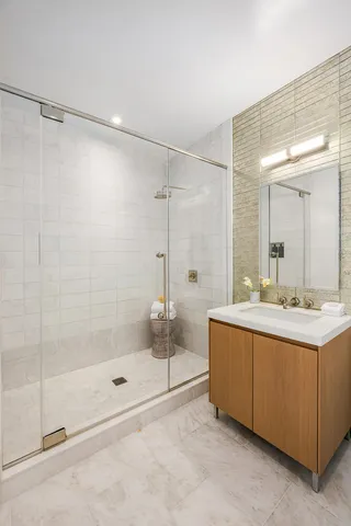 $5,495,000 | 215 East 19th Street, Unit 8E | Gramercy