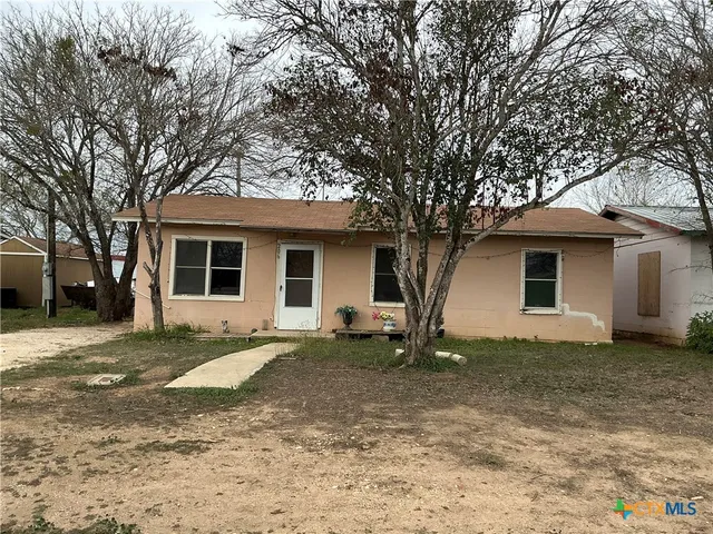 $50,000 | 206 West 2nd Avenue, Nixon, TX 78140