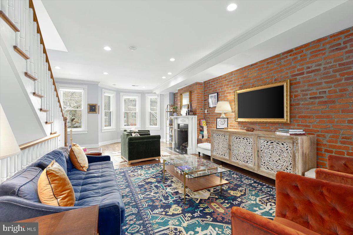 1128 Columbia Road Northwest, Unit 2 Washington, DC 20009 - Photo 4 of 28
