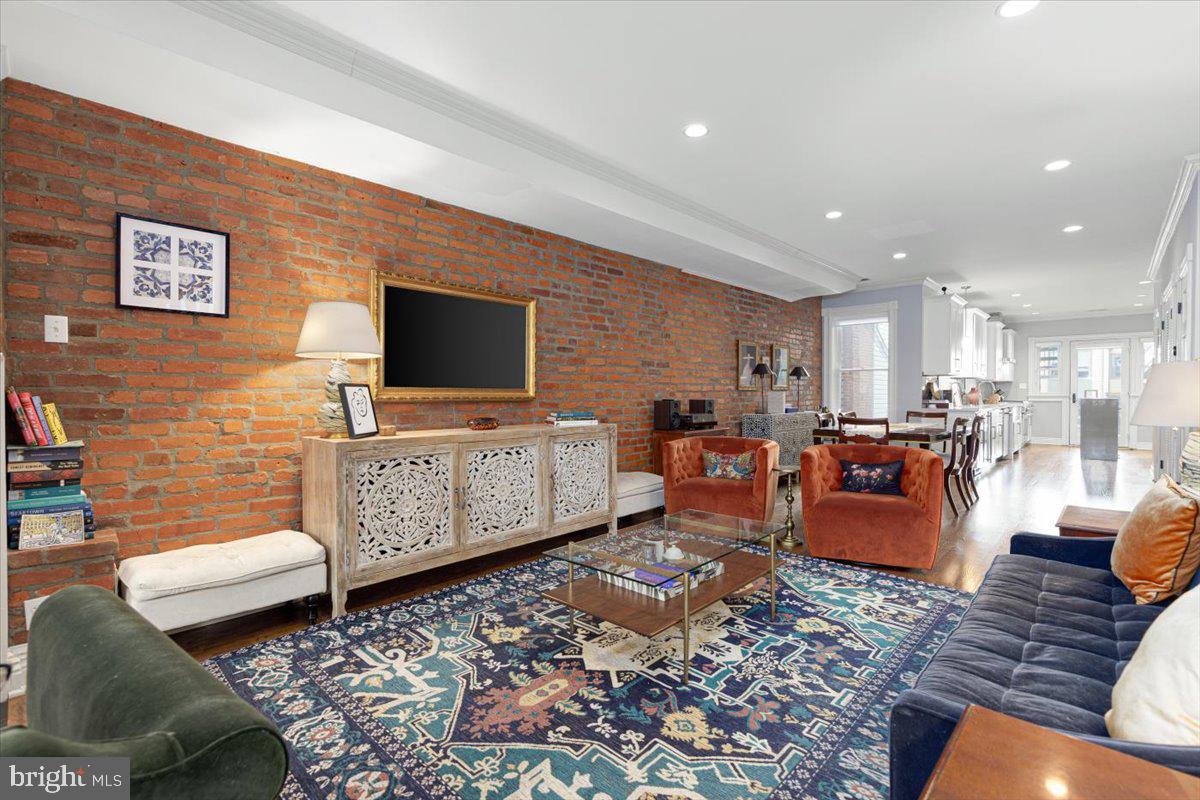 1128 Columbia Road Northwest, Unit 2 Washington, DC 20009 - Photo 5 of 28