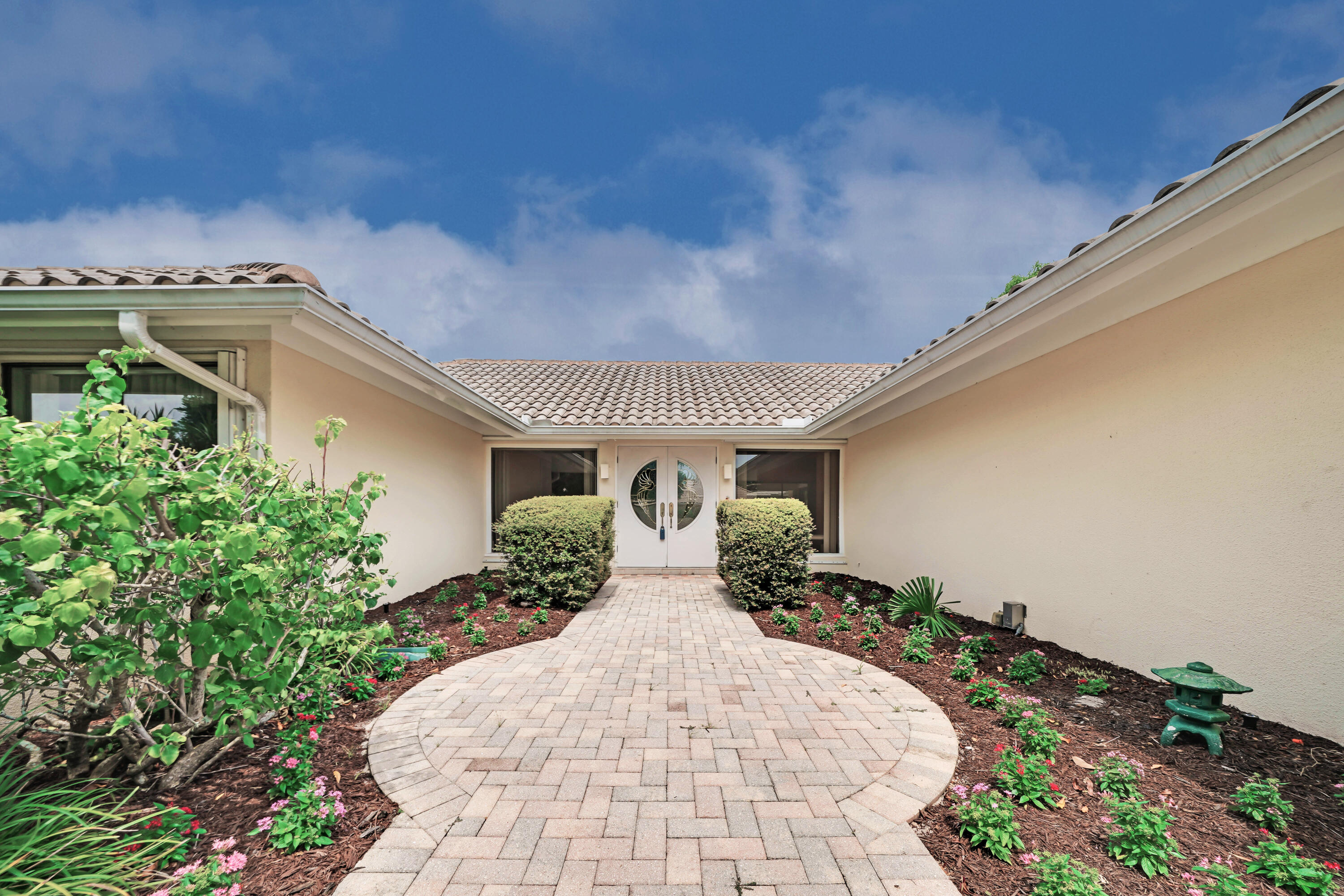 5979 Pinebrook Drive Boca Raton, FL 33433 - Photo 4 of 62 Exterioirs (1) (1)