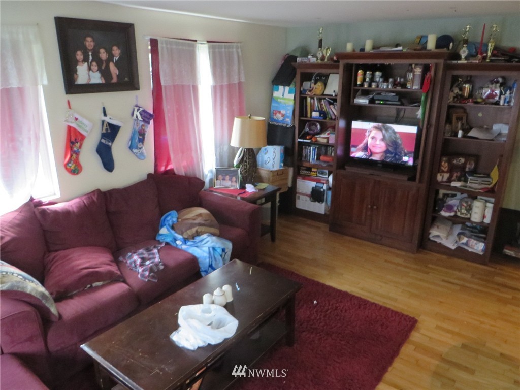 16005 114th Avenue Southeast Renton, WA 98055 - Photo 5 of 15