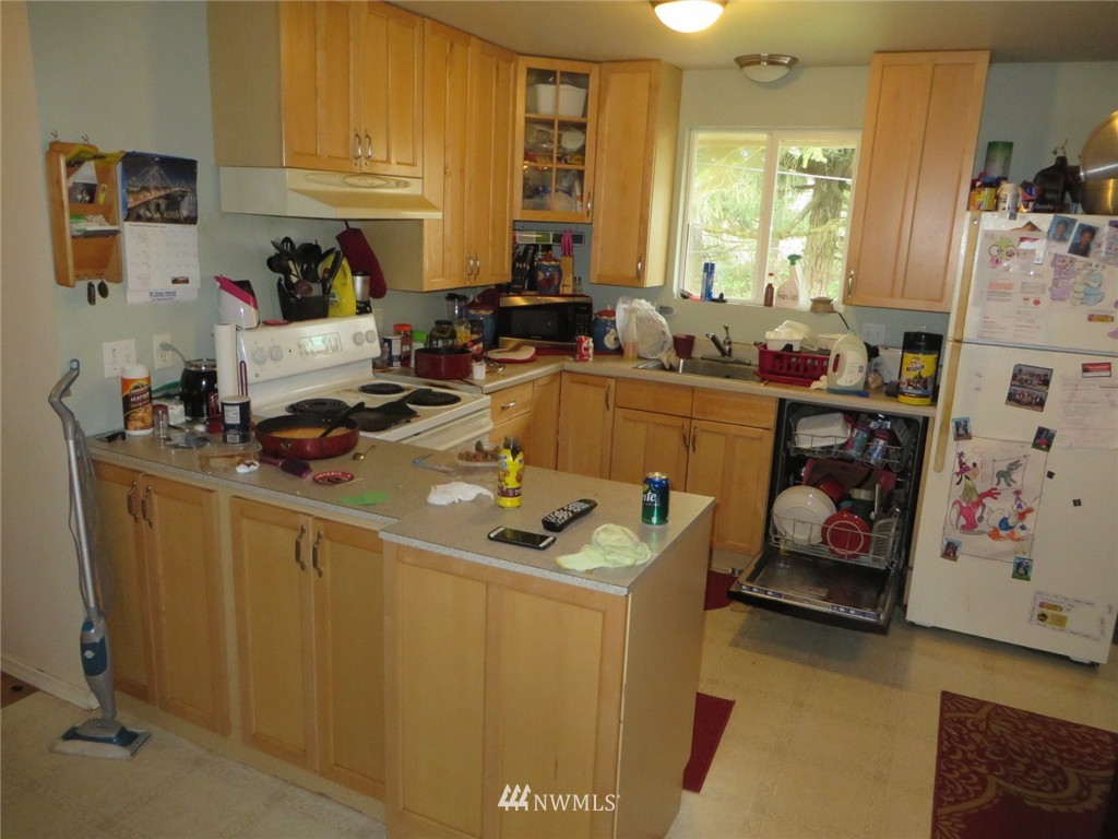 16005 114th Avenue Southeast Renton, WA 98055 - Photo 6 of 15